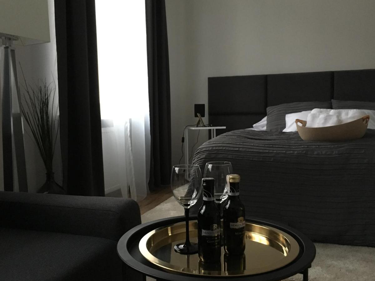 Rezydencja Marzec グニェズノ エクステリア 写真